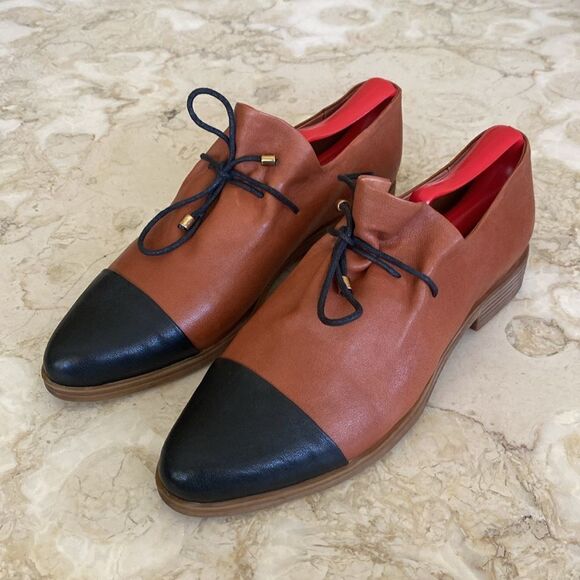 Django & Juliette Kotty Slip On Leather Shoes - Picture 3 of 15